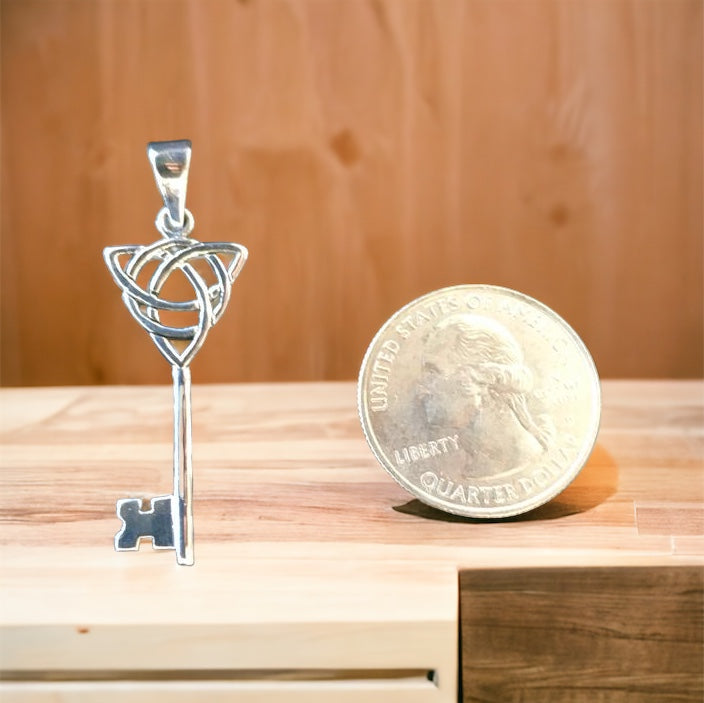 Handcast 925 Sterling Silver Irish Celtic Triquetra Trinity Knot Key Pendant + Free Chain Necklace