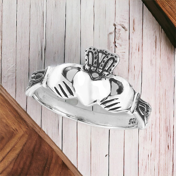 Sterling Silver Irish Claddagh Ring w/ Triquetra Knots