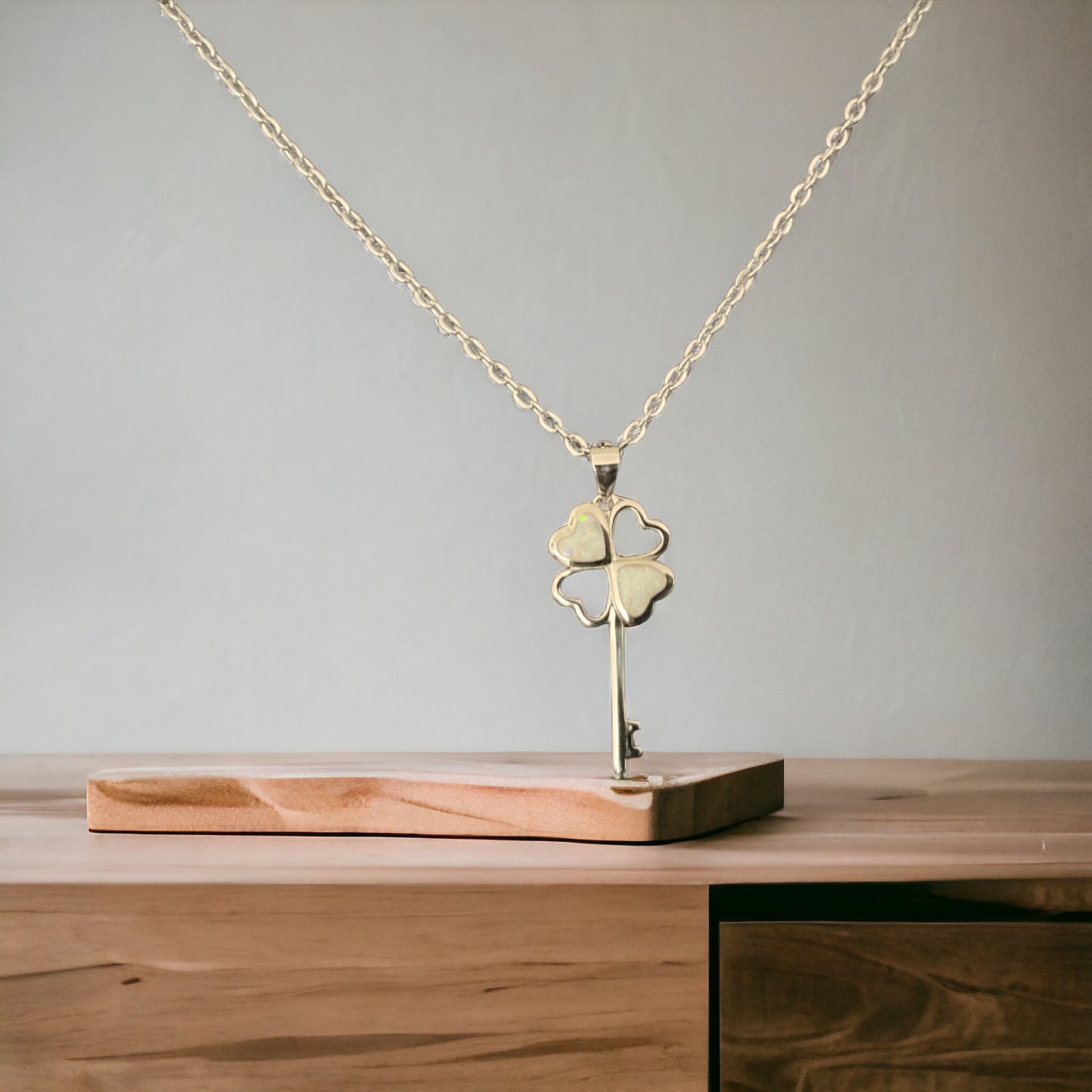 925 Sterling Silver Lucky 4-Leaf Clover Heart White Opal Pendant Necklace + Free Chain