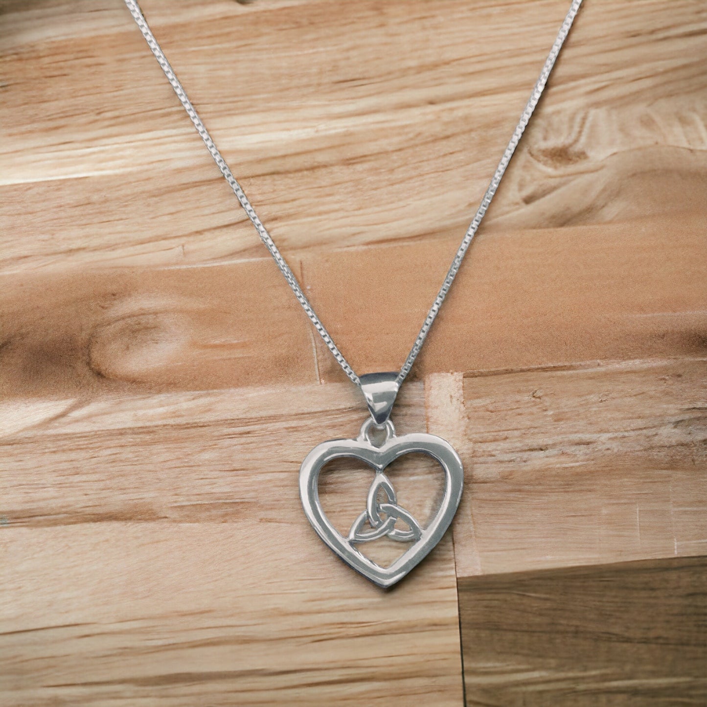 925 Sterling Silver Irish Celtic Triquetra Trinity Knot Heart Pendant + Free Chain Necklace