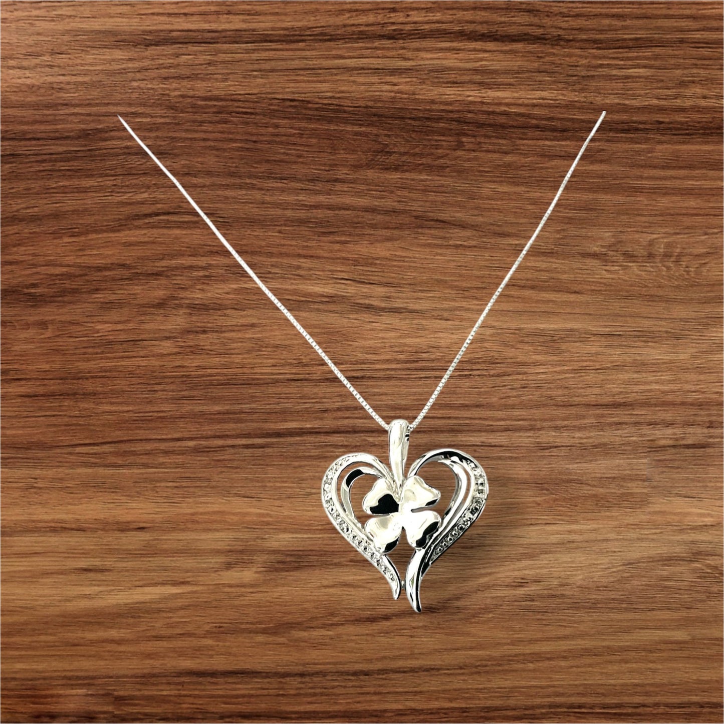 925 Sterling Silver Love Heart 4-Leaf Clover Pendant + Free Chain