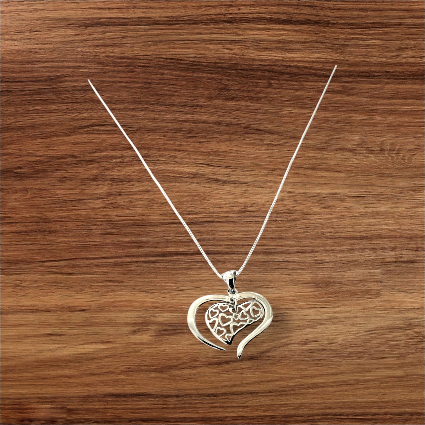 925 Sterling Silver Love Heart Pendant + Free Chain