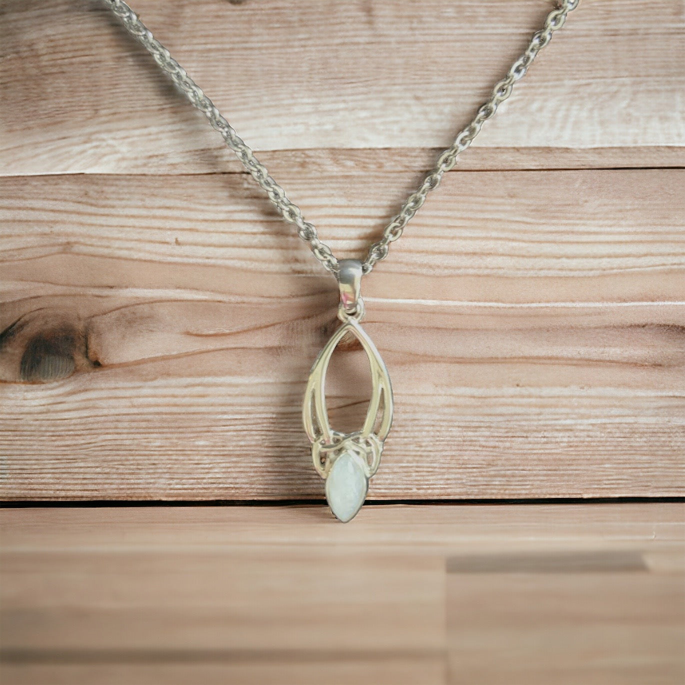 Handcast 925 Sterling Silver Celtic Knot Moonstone Pendant + Free Chain