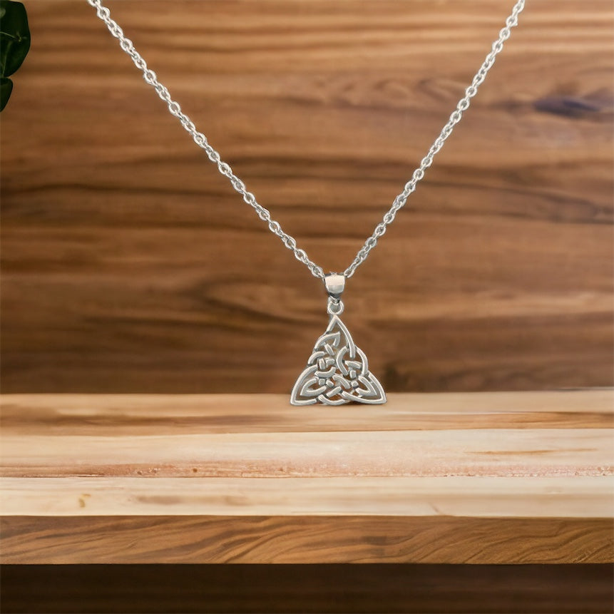 Handcast 925 Sterling Silver Irish Celtic Triquetra Trinity Knot Pendant + Free Chain Necklace