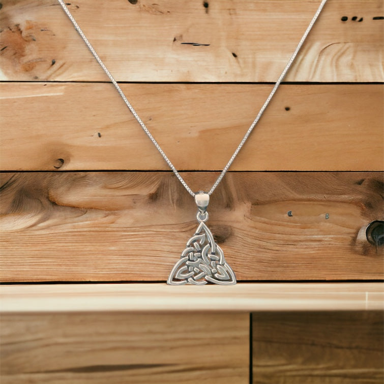 Handcast 925 Sterling Silver Irish Celtic Triquetra Trinity Knot Pendant + Free Chain Necklace