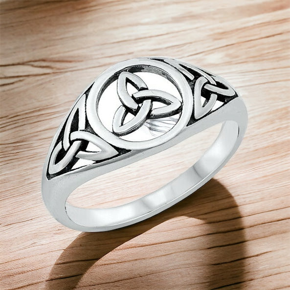 Silver Celtic Triquetra / Trinity Knot Ring Size 5-12