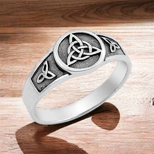 Silver Celtic Trinity / Triquetra Knot Ring Size 5-10