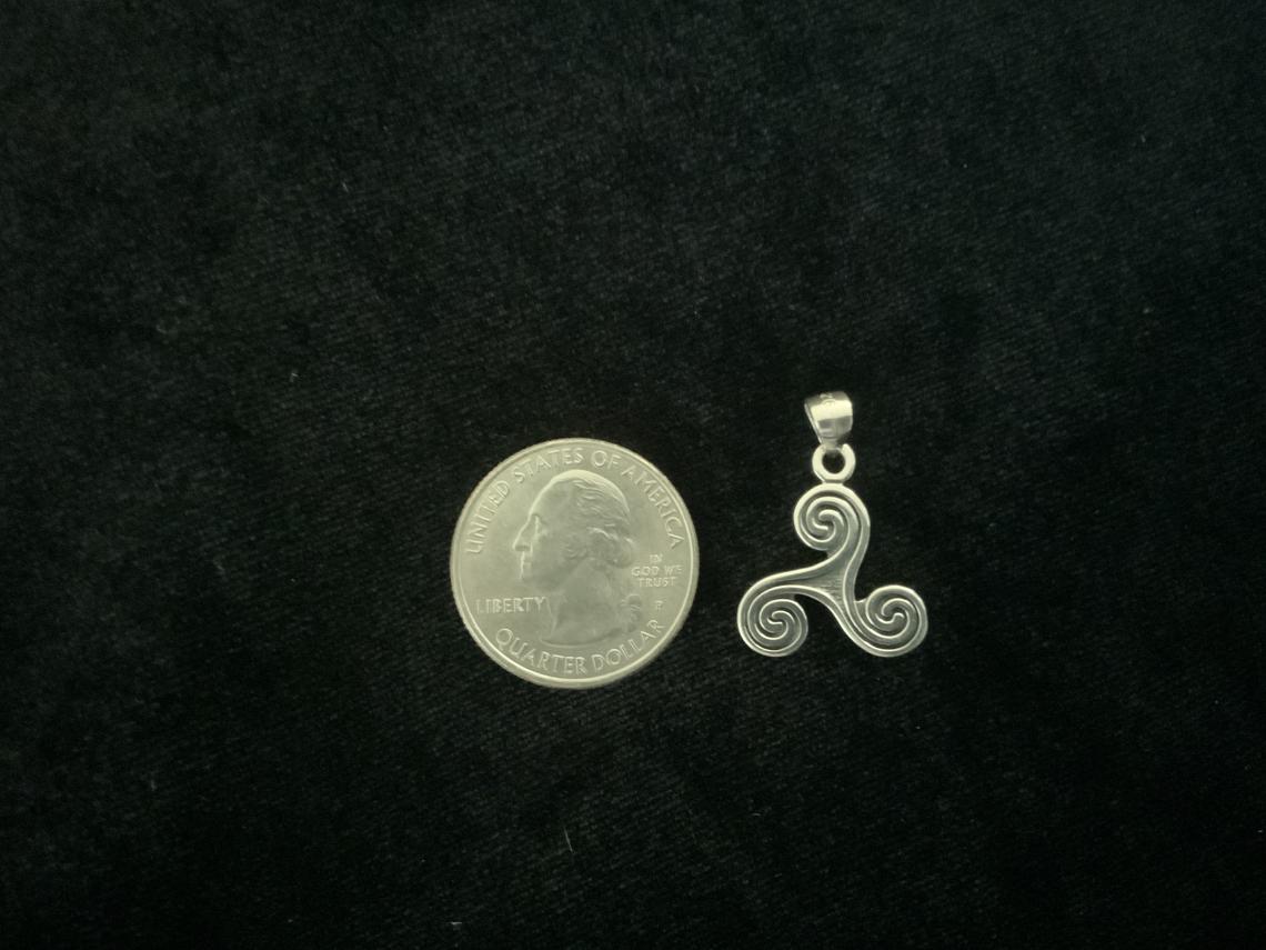 Handcast 925 Sterling Silver Celtic Triskele Triple Spiral Triskelion Pendant + Free Chain