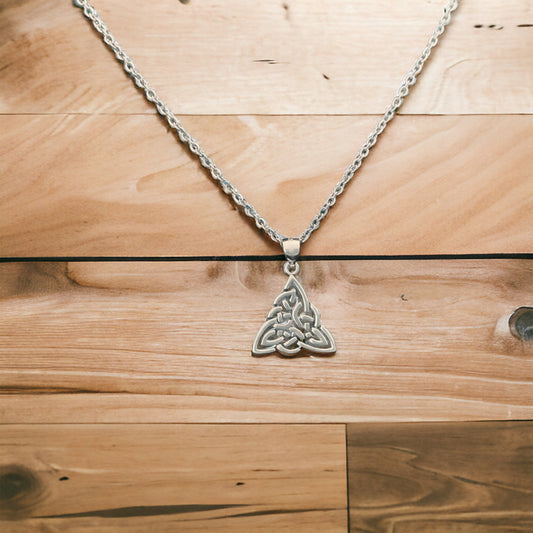 925 Sterling Silver Irish Celtic Triquetra Trinity Knot Pendant Free Chain