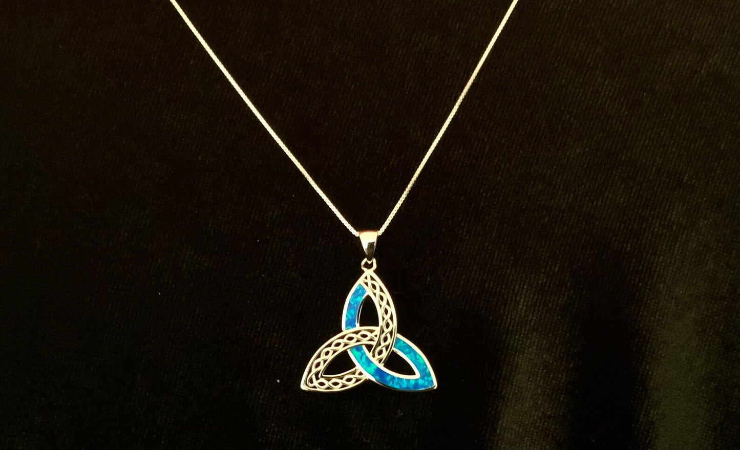 925 Sterling Silver Fire Blue Opal Celtic Triquetra Trinity Knot + Free Chain Necklace