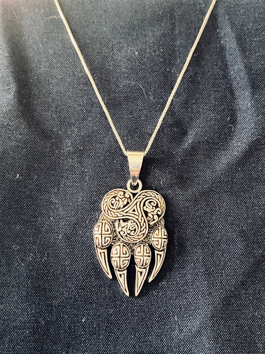 Handcast 925 Sterling Silver Celtic Viking Wolf Claw Paw Pendant with Celtic Knot Designs + Free Chain Necklace