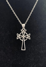 Handcast 925 Sterling Silver Celtic Trinity/ Triquetra Knot Cross Pendant Necklace + Free Chain