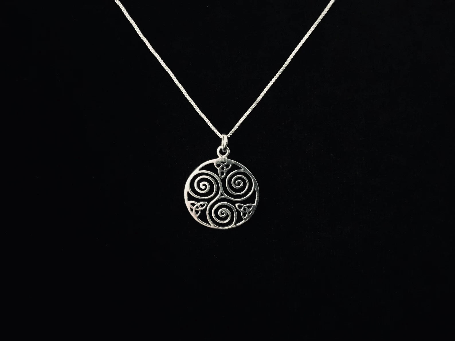 925 Sterling Silver Celtic Triskele Triple Spiral Triskelion Pendant FREE  Chain
