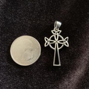 Handcast 925 Sterling Silver Celtic Trinity/ Triquetra Knot Cross Pendant Necklace + Free Chain
