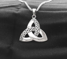 Handcast 925 Sterling Silver Celtic Triquetra Trinity Knot Pendant Necklace + Free Chain