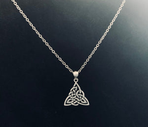 Handcast 925 Sterling Silver Irish Celtic Triquetra Trinity Knot Pendant + Free Chain Necklace