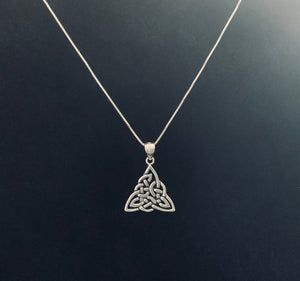 Handcast 925 Sterling Silver Irish Celtic Triquetra Trinity Knot Pendant + Free Chain Necklace